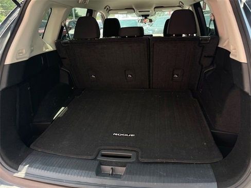 Used 2023 Nissan Rogue S image 21