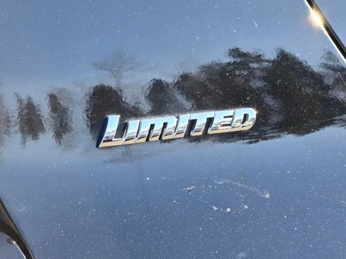 Used 2018 Toyota 4Runner Limited image 10