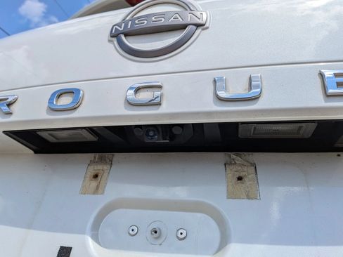 Used 2023 Nissan Rogue SL AWD/4WD image 19