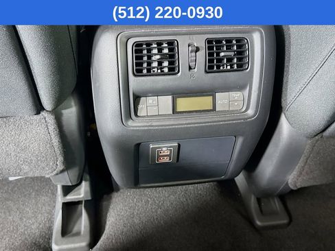 Used 2018 Nissan Pathfinder SV image 29