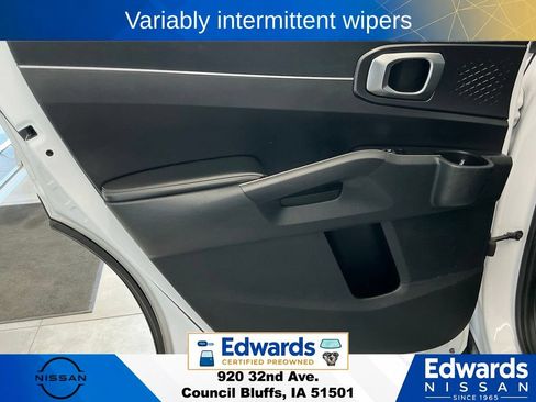 Used 2022 Kia Sorento LX FWD image 15