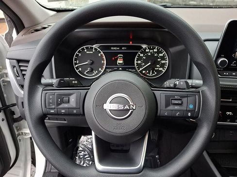 Used 2023 Nissan Rogue SV AWD/4WD image 19