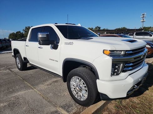 Used 2021 Chevrolet Silverado 3500 High Country image 3