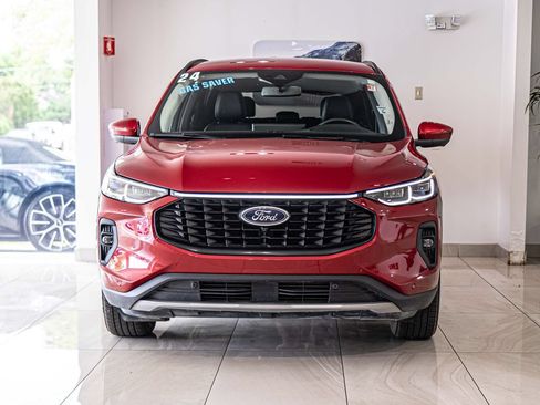 Used 2024 Ford Escape Platinum AWD/4WD image 2