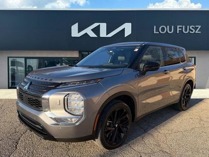 Used 2023 Mitsubishi Outlander SE Black Edition