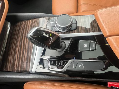 Used 2019 BMW 530e xDrive 530e xDrive iPerformance Sedan image 17