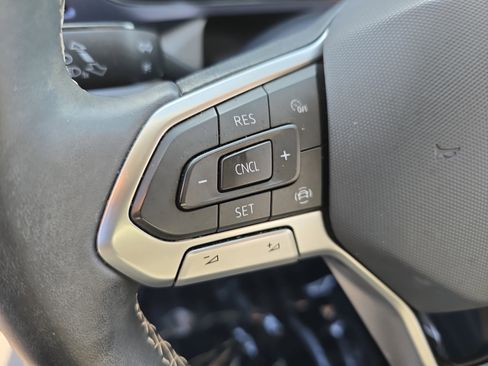 Used 2022 Volkswagen Taos SE image 17