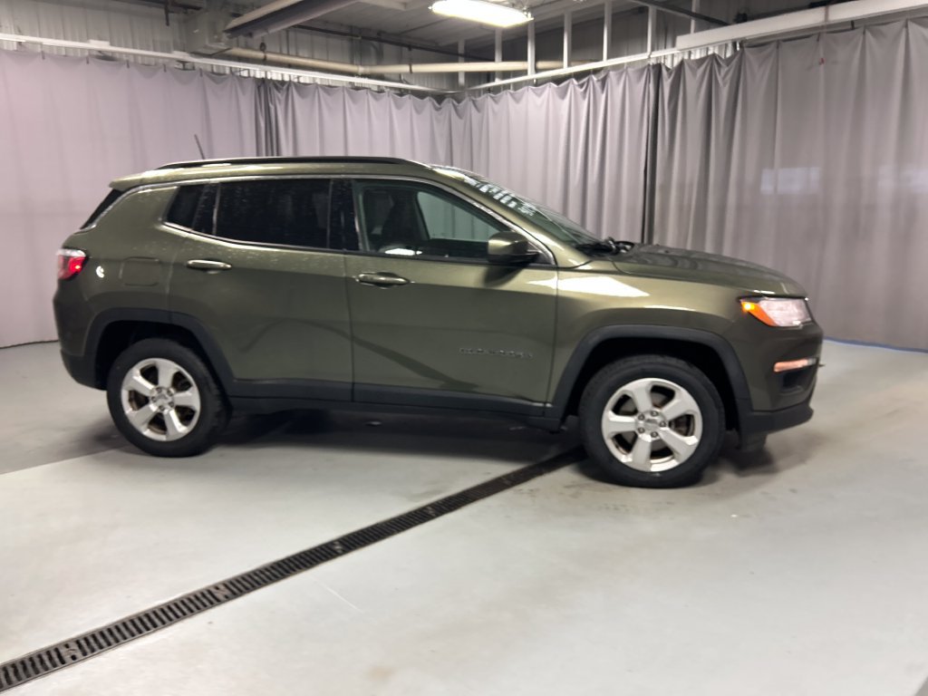 Used 2019 Jeep Compass Latitude w/ Cold Weather Group AWD/4WD image 8