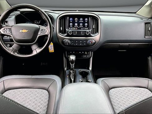 Used 2022 Chevrolet Colorado Z71 AWD/4WD image 8