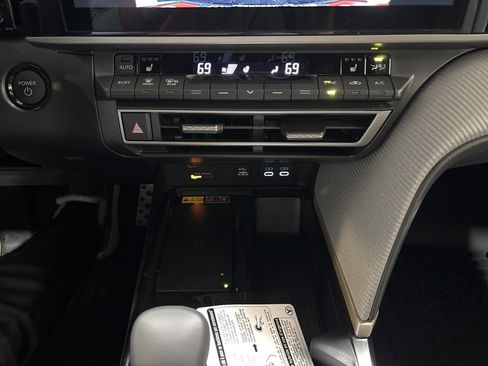 New 2026 Toyota Camry SE image 9