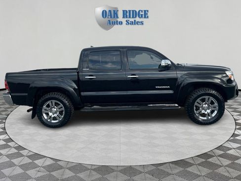 Used 2015 Toyota Tacoma 4x4 Double Cab w/ Limited Package image 4