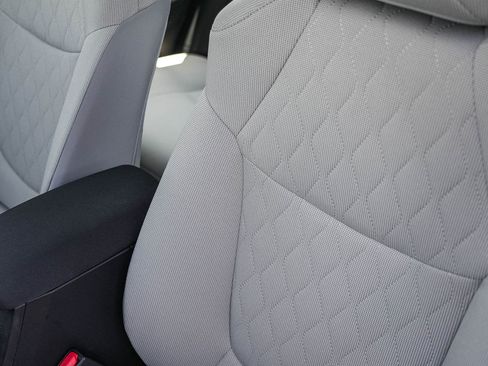 Used 2025 Toyota Corolla Cross L FWD image 29