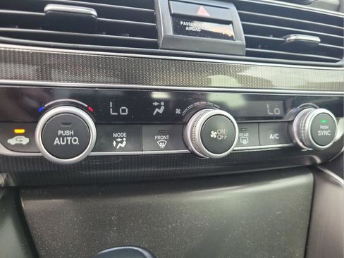 Used 2018 Honda Accord Sport image 30