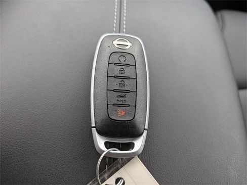 Used 2024 Nissan Pathfinder SL w/ Black Appearance Package image 34