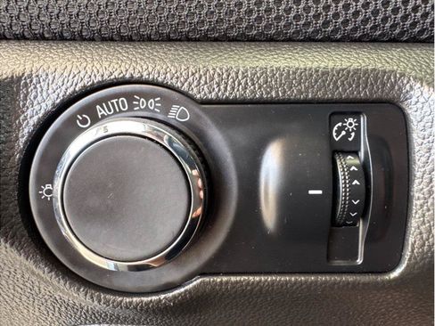 Used 2011 Chevrolet Cruze Eco FWD image 22