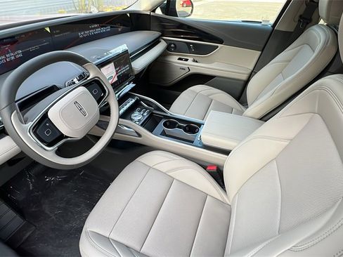 New 2025 Lincoln Nautilus Premier w/ Equipment Group 102A image 17