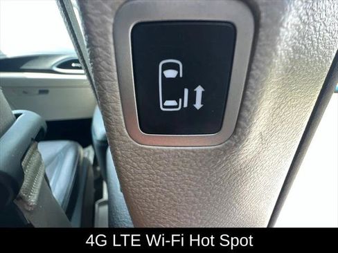 Certified 2021 Chrysler Pacifica Touring-L w/ Uconnect Theater Family Group FWD image 23