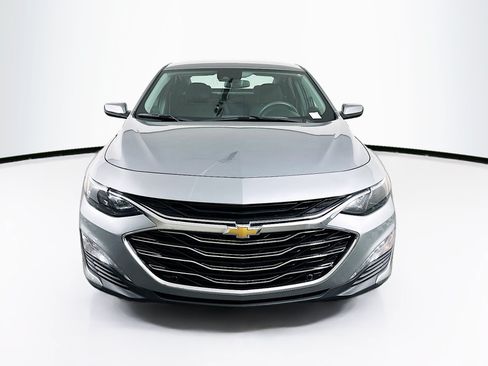 Used 2024 Chevrolet Malibu LT FWD image 2