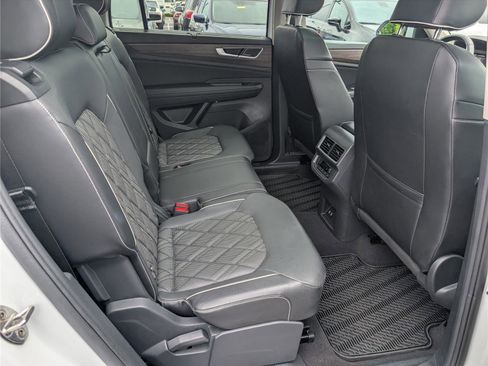 Used 2024 Volkswagen Atlas SEL Premium R-Line AWD/4WD image 12