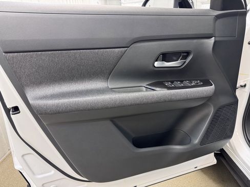 New 2026 Nissan Kicks SV w/ SV Premium Package image 8