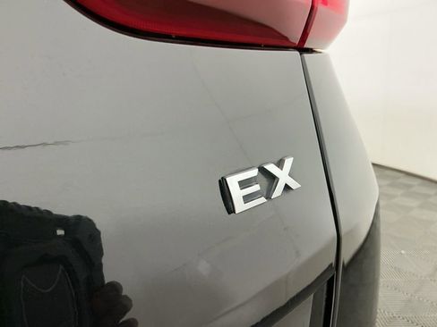 Used 2021 Kia Sportage EX w/ EX Technology Package FWD image 32