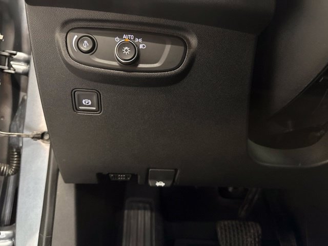 Used 2019 GMC Terrain SLE w/ Driver Convenience Package AWD/4WD image 28