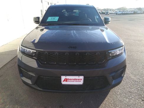 New 2025 Jeep Grand Cherokee Altitude AWD/4WD image 3