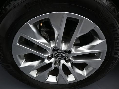 Used 2025 Toyota RAV4 XLE Premium FWD image 43
