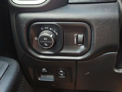 Used 2021 RAM 1500 Big Horn AWD/4WD image 25