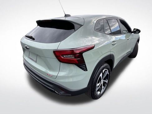 Used 2024 Chevrolet Trax RS w/ Driver Confidence Package image 12