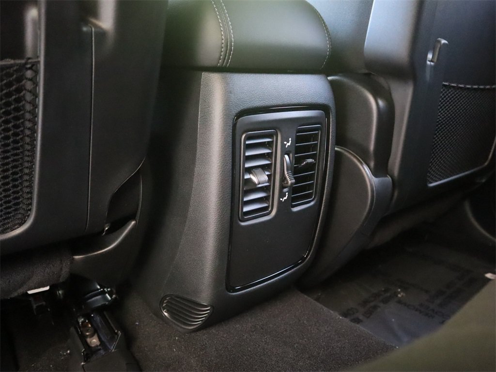 Used 2024 Dodge Durango SXT w/ SXT Blacktop Group AWD/4WD image 19