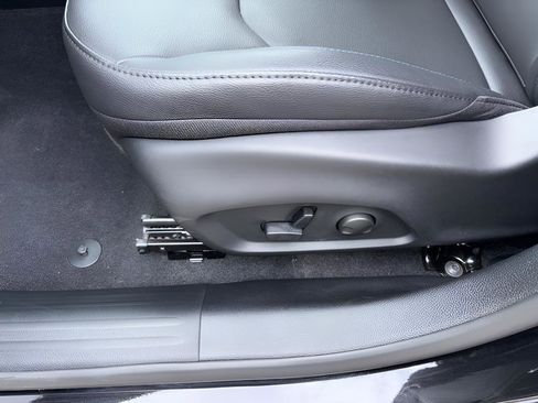 New 2026 Jeep Compass Limited image 30