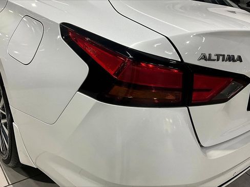 Used 2024 Nissan Altima 2.5 SV image 23