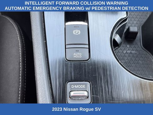 Used 2023 Nissan Rogue SV image 7