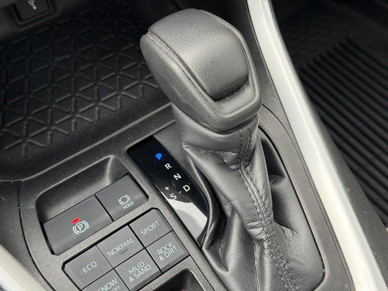 Used 2022 Toyota RAV4 XLE AWD/4WD image 27
