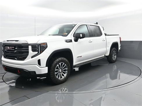 Used 2022 GMC Sierra 1500 AT4 image 2