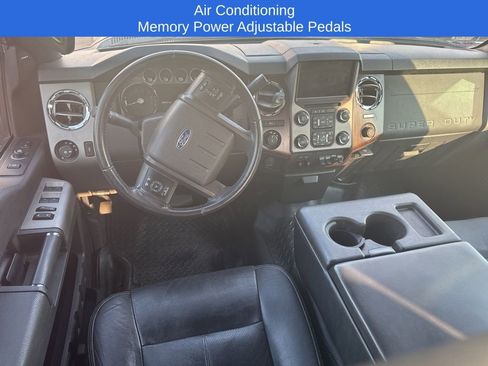 Used 2015 Ford F250 Lariat w/ Lariat Interior Package image 7