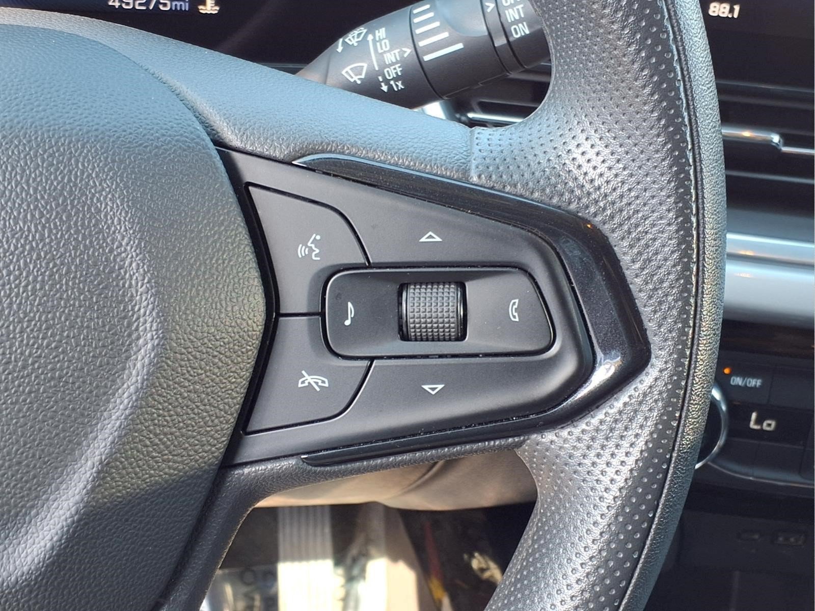 Used 2024 Chevrolet Trax LT FWD image 17