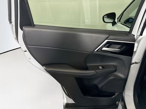 Used 2024 Mitsubishi Outlander SE image 26