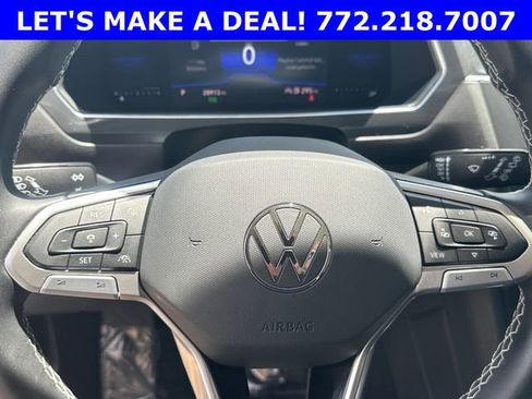 Certified 2022 Volkswagen Tiguan SE FWD image 19