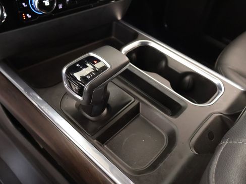 Used 2023 GMC Sierra 1500 SLT w/ SLT Premium Package image 9