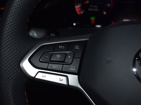 New 2025 Volkswagen GTI SE image 6