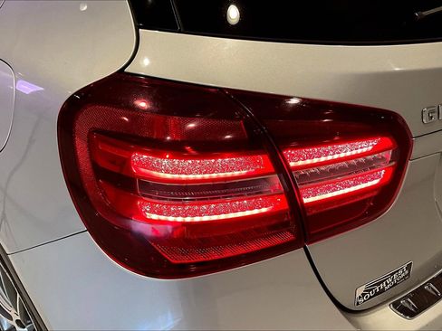 Used 2018 Mercedes-Benz GLA 250 4MATIC image 23