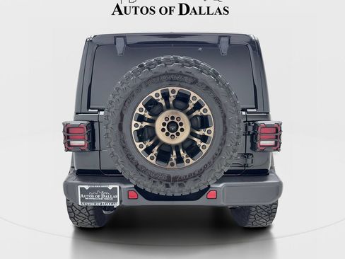 Used 2022 Jeep Wrangler Unlimited Sahara w/ Cold Weather Group AWD/4WD image 10