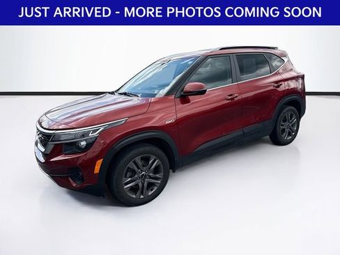Used 2023 Kia Seltos S AWD/4WD image 3