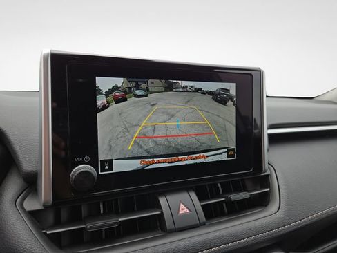 Used 2024 Toyota RAV4 XLE FWD image 20