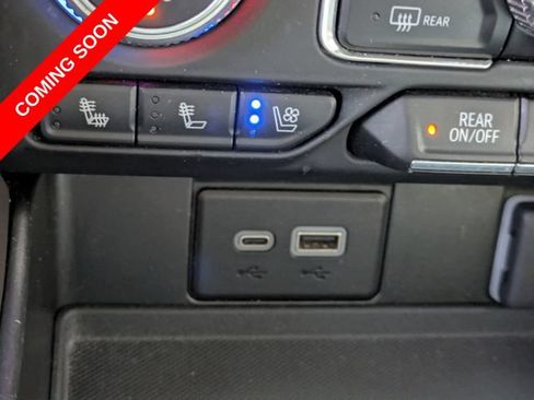 Used 2023 GMC Yukon SLT w/ SLT Premium Package RWD image 28