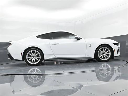 Used 2025 Ford Mustang GT Premium RWD image 33