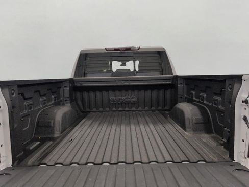 Used 2021 Chevrolet Silverado 1500 High Country w/ Technology Package AWD/4WD image 15