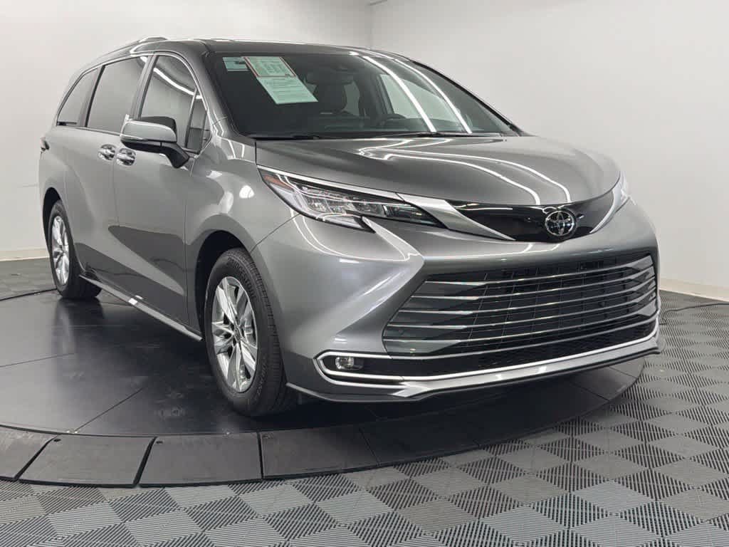 Certified 2026 Toyota Sienna Limited FWD image 8